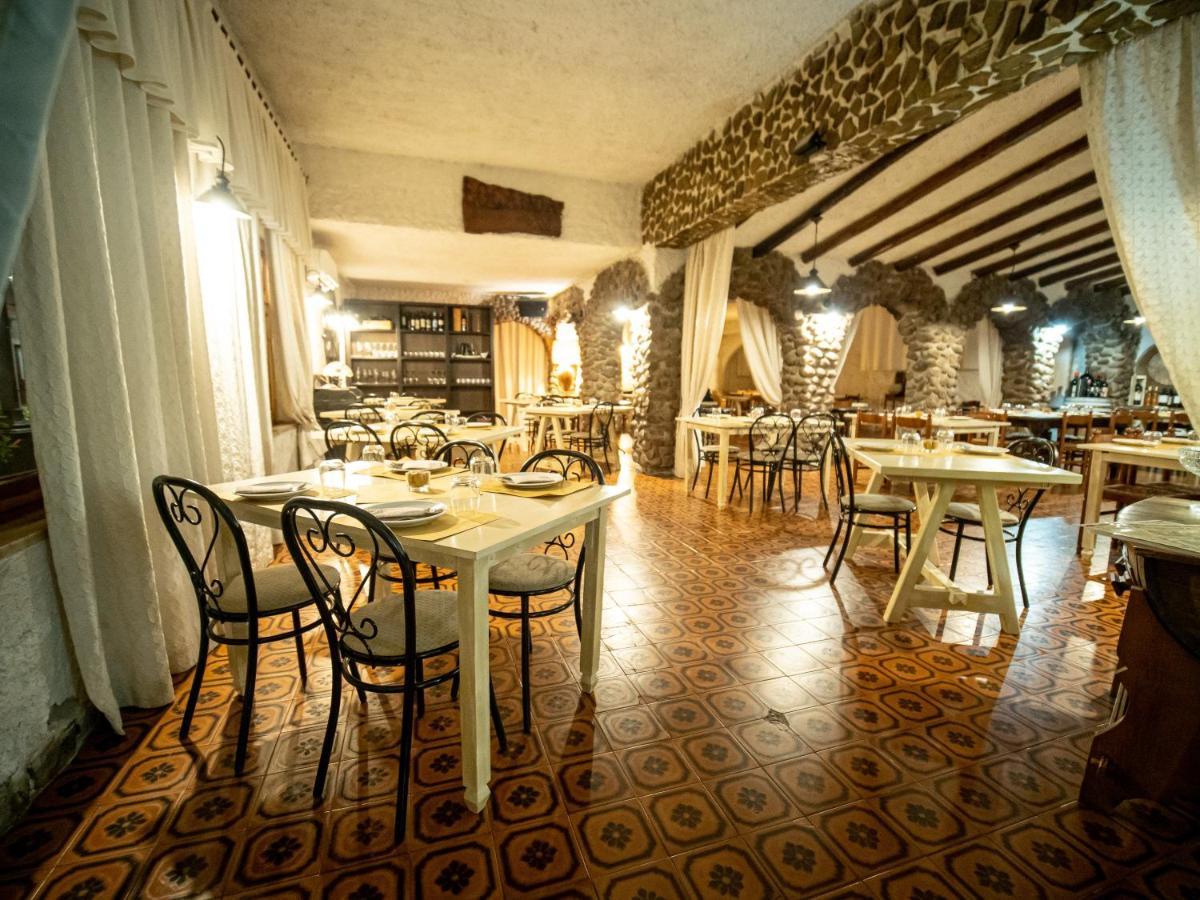 Albergo Ristorante Locanda Rosella Giba Экстерьер фото